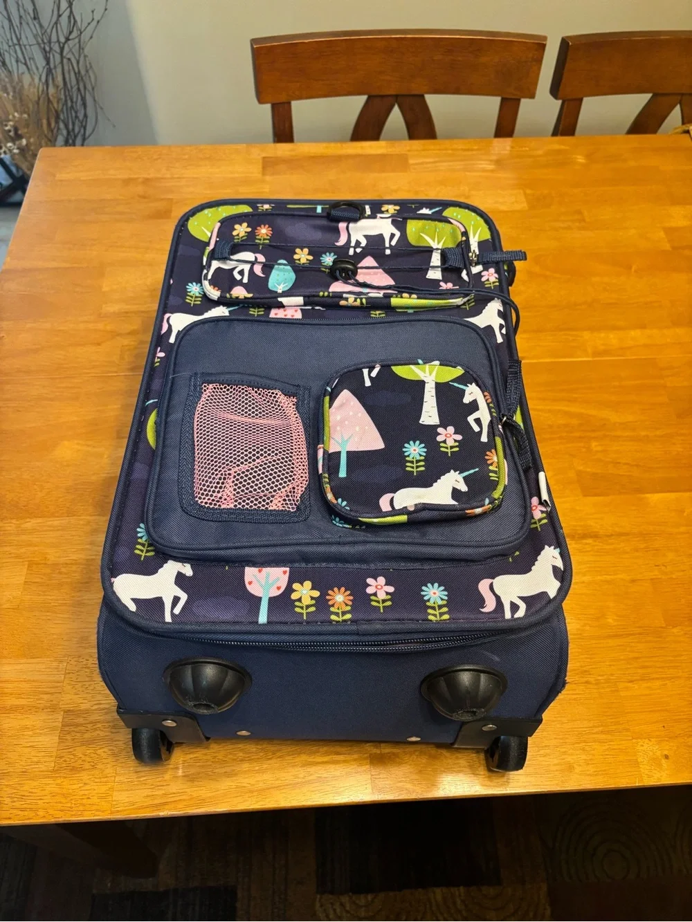 Kids rolling suitcase